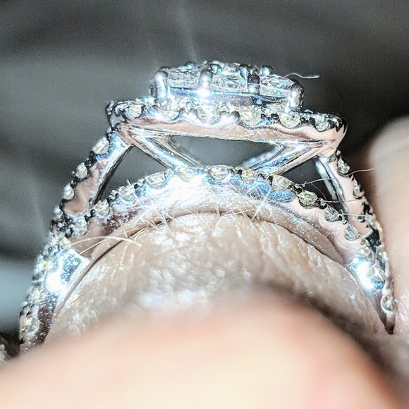 Ring - Picture 3 of 3